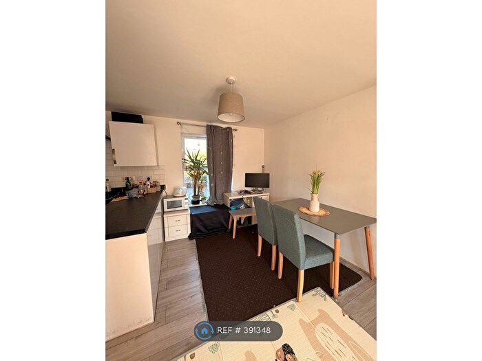 2 Bedroom Flat To Rent In Canal Basin, Coventry, CV1