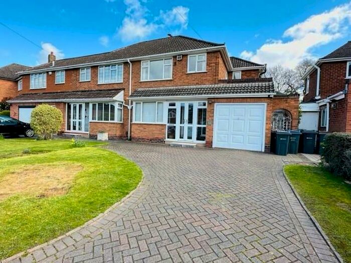 3 Bedroom Semi-Detached House To Rent In Bedford Drive, Sutton Coldfield, B75