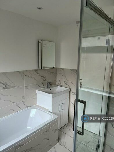 4 Bedroom Terraced House To Rent In Baillie Road, Guildford, GU1