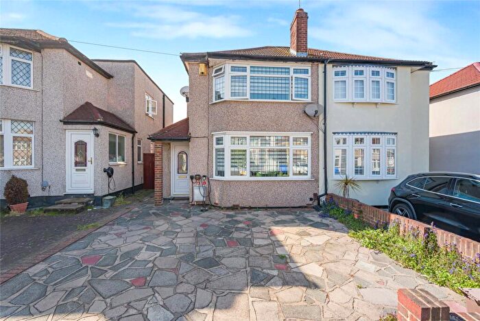 3 Bedroom Semi-Detached House For Sale In Birch Grove, Welling, Kent, DA16