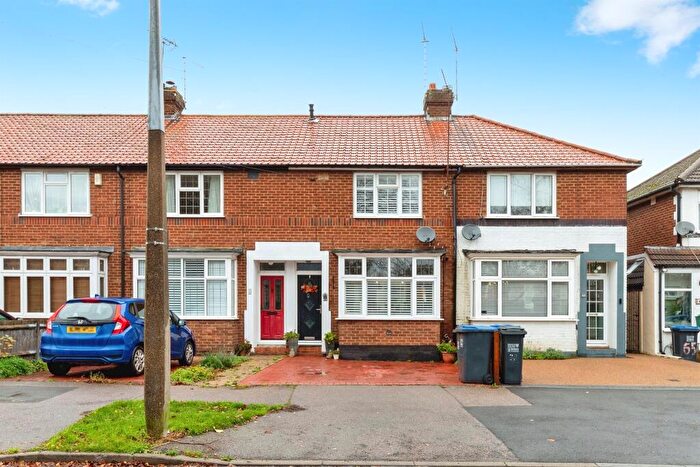 2 Bedroom Terraced House For Sale In Birchwood Avenue, Hatfield, AL10