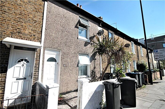 3 Bedroom Terraced House To Rent In Mitcham Road, Croydon, CR0