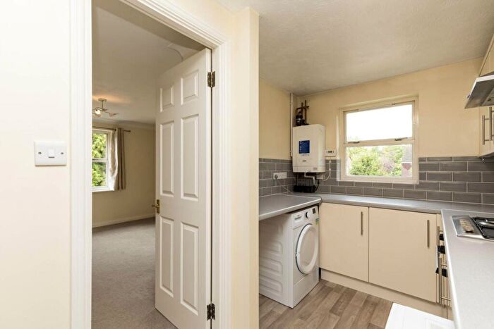 2 Bedroom Flat For Sale In Greenacres, North Parade, RH12