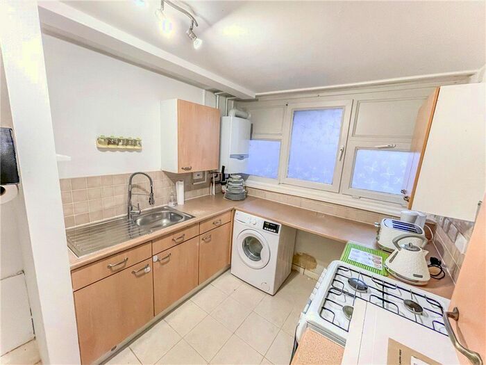 2 Bedroom Flat To Rent In Spooner House, 15 Ferraro Close, Hounslow TW5