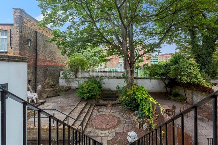 Studio To Rent In Crowndale Road, London, NW1