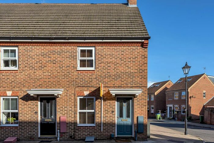 2 Bedroom End Of Terrace House To Rent In Fairford Leys, Aylesbury, HP19