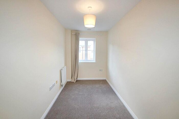 2 Bedroom Coach House To Rent In Ossulbury Lane, Aylesbury, HP19