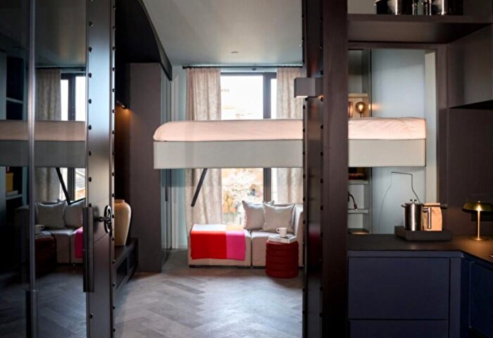 Studio To Rent In Haydon Way, London, SW11