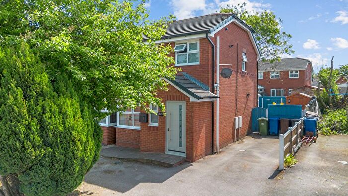 3 Bedroom Semi-Detached House For Sale In Bolton Road, Ashton-In-Makerfield, WN4