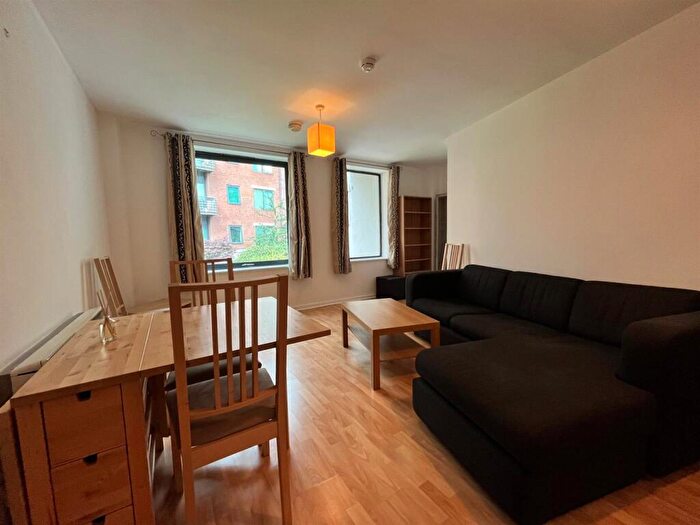 2 Bedroom Flat To Rent In City South Block B, City Road East, Manchester, M15