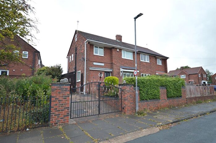 3 Bedroom Semi-Detached House To Rent In Ambleside Road, Castleford, WF10