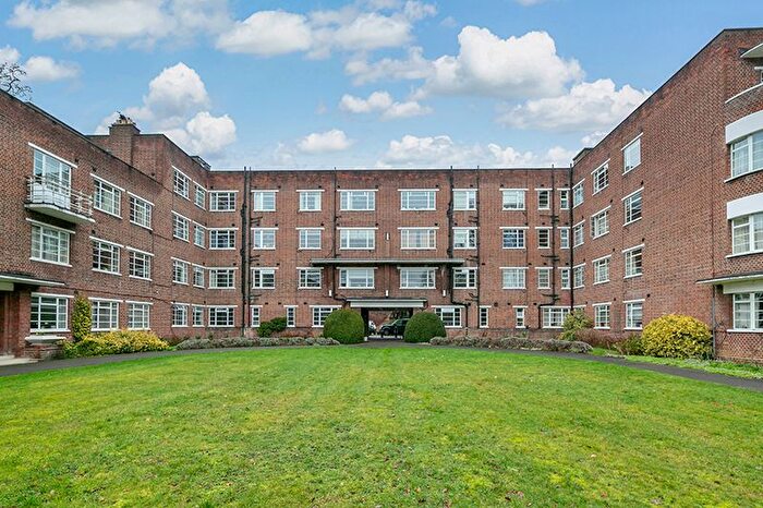 1 Bedroom Flat To Rent In Cambridge Park, Twickenham, TW1