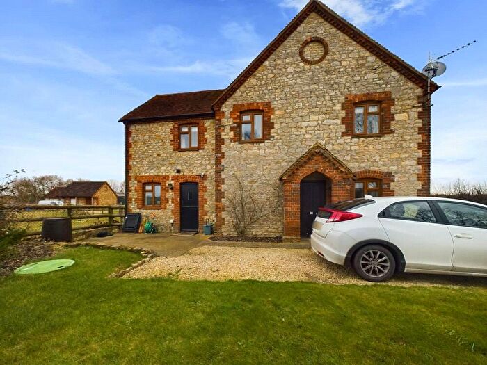 3 Bedroom Semi-Detached House To Rent In Ford, Aylesbury, HP17