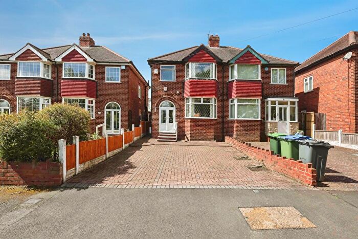 3 Bedroom Semi-Detached House For Sale In Freda Rise, Tividale, Oldbury, B69