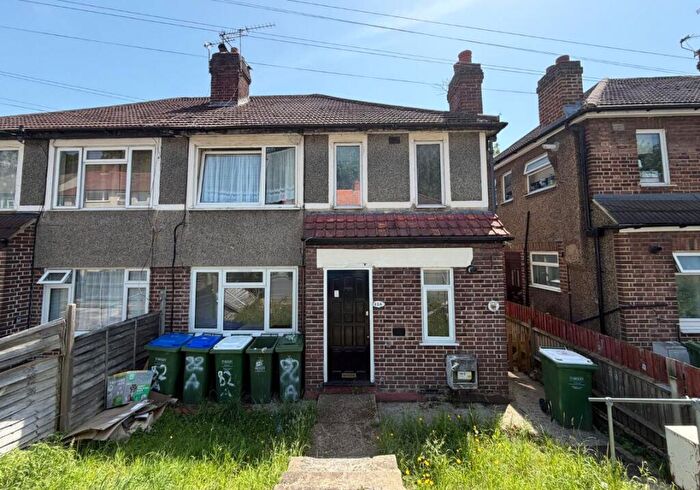 2 Bedroom Flat For Sale In Holly Hill Road, Erith, Kent, DA8