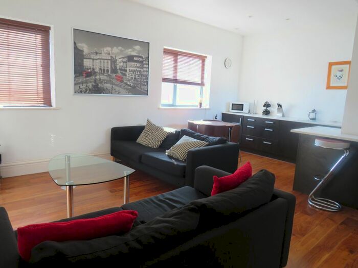 2 Bedroom Flat To Rent In Devonshire Place, Brighton, BN2