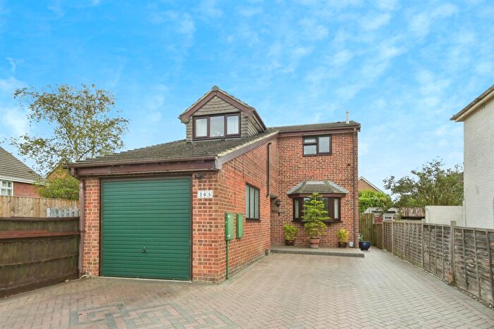 3 Bedroom Detached House For Sale In Park Street, Swindon, SN3