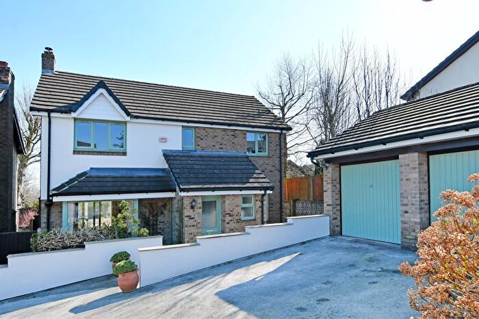 4 Bedroom Detached House For Sale In Moorcroft Road, Fulwood, Sheffield, S10