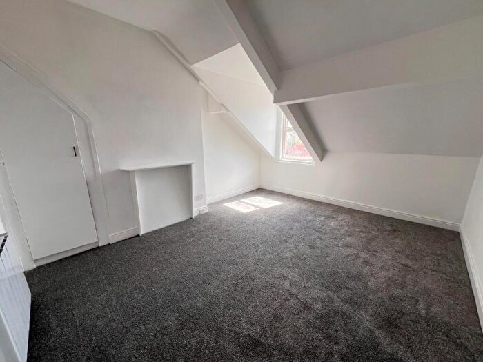 1 Bedroom Flat To Rent In Apt, Lake Road, FY8