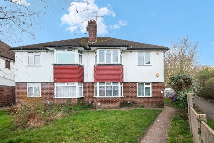 2 Bedroom Maisonette For Sale In Petworth Close, Northolt, UB5