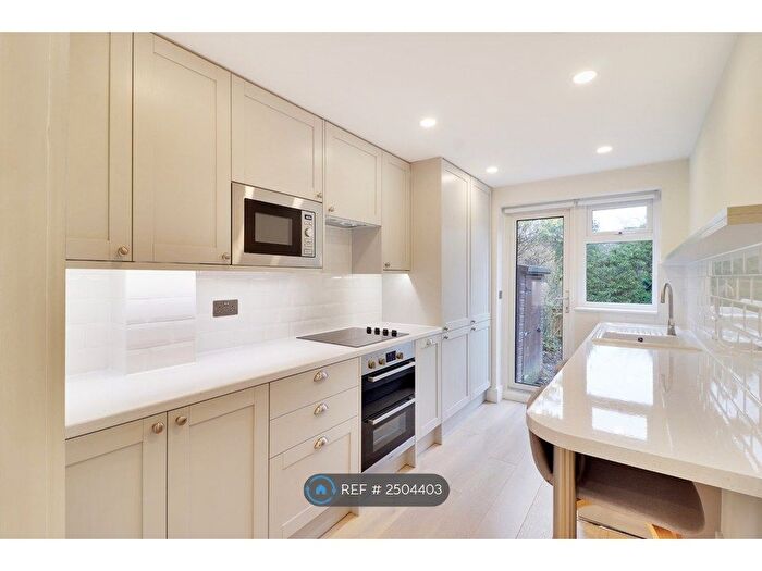 3 Bedroom Flat To Rent In Lansdowne Road, Tunbridge Wells, TN1