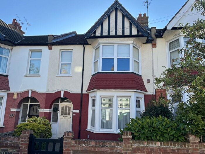1 Bedroom Flat To Rent In St. Georges Park Avenue, Westcliff-On-Sea, Essex, SS0
