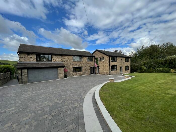 4 Bedroom Detached House For Sale In Ashes Croft, Mottram Old Road, Stalybridge, SK15