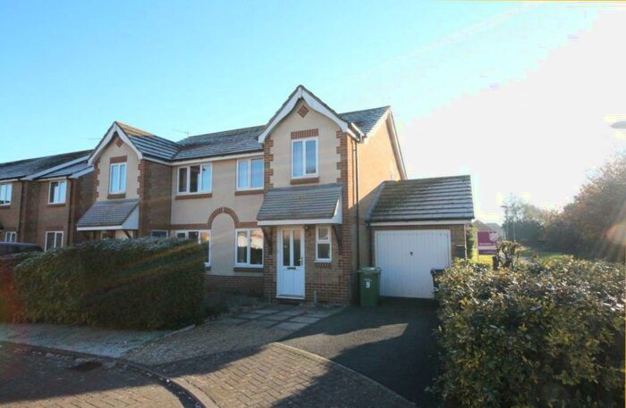 3 Bedroom Semi-Detached House To Rent In Weycroft, Didcot, OX11