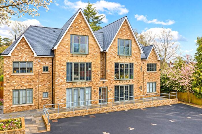 1 Bedroom Apartment For Sale In Filmer Grove, Godalming, Surrey, GU7