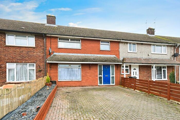 3 Bedroom Terraced House For Sale In Raleigh Avenue, Swindon, SN3
