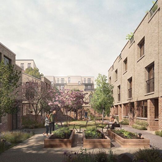 4 Bedroom Property For Sale In Claybrook Walk, SE8