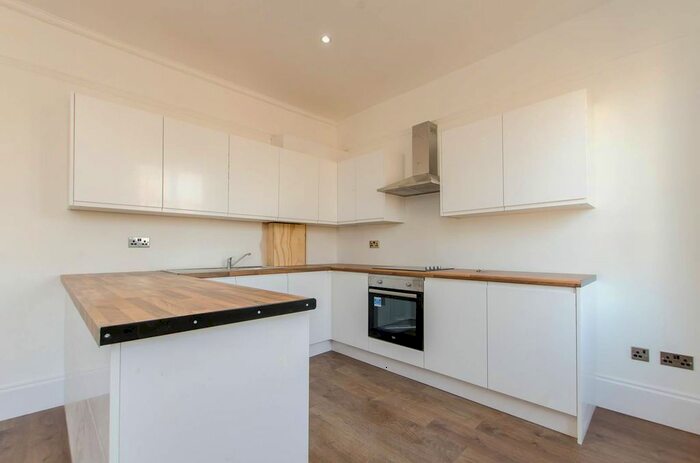 4 Bedroom Flat To Rent In Brixton Hill, Brixton Hill, London, SW2