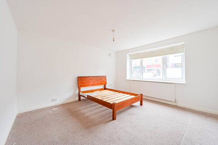 2 Bedroom Flat For Sale In Vera Court, Wood Green, Wood Green, London, N22