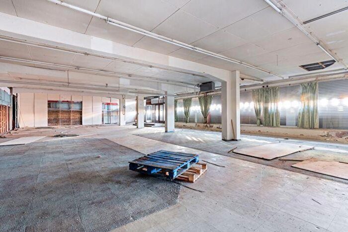 Detached House To Rent In Lee Circle, Leicester, LE1