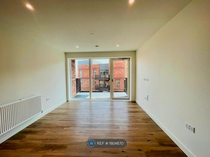 2 Bedroom Flat To Rent In Beeley House, London, N8