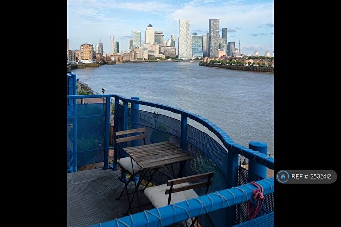 2 Bedroom Flat To Rent In Mauretania Building, London, E1W