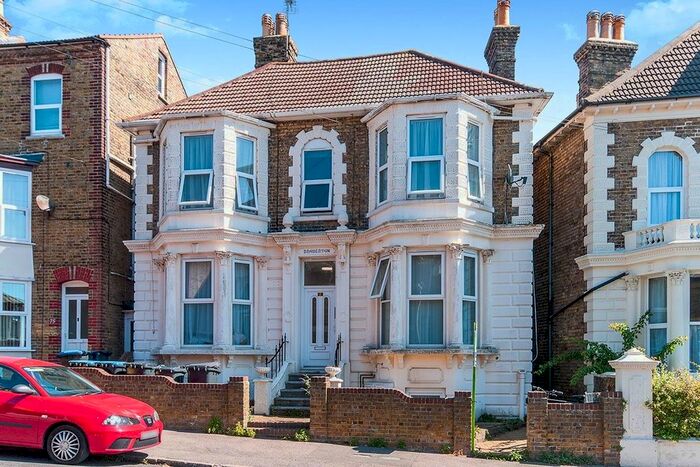 1 Bedroom Flat To Rent In Crescent Road, Ramsgate CT11