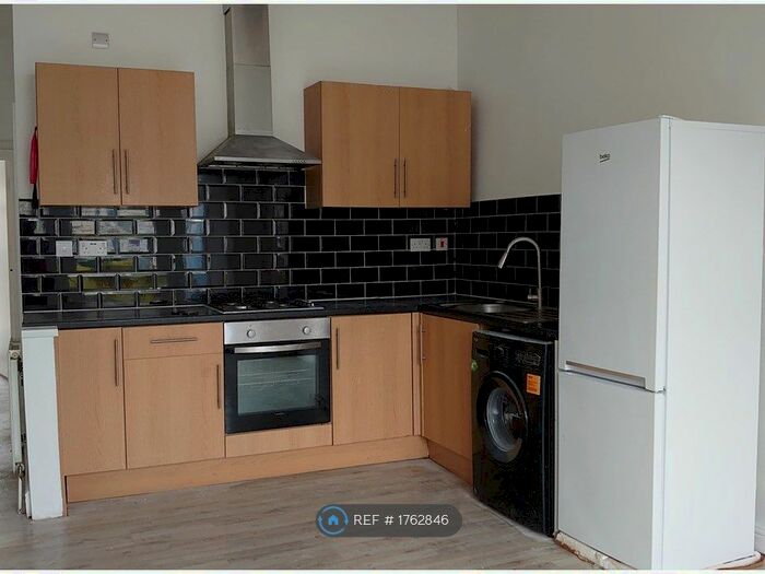 2 Bedroom Flat To Rent In Wellwood Road, Ilford, IG3