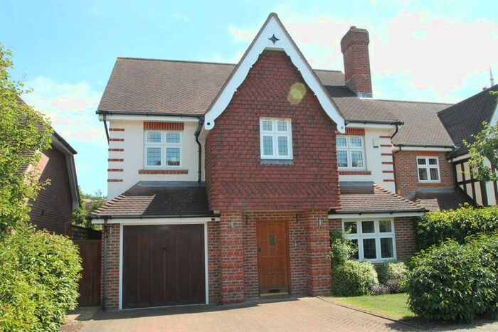 4 Bedroom Detached House To Rent In Limewood Close, Langley Park, Beckenham, BR3