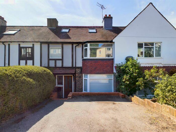 5 Bedroom Semi-Detached House To Rent In Bevendean Crescent, Brighton, BN2