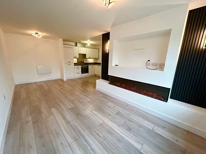2 Bedroom Flat To Rent In Astley Brook Close, Bolton, BL1