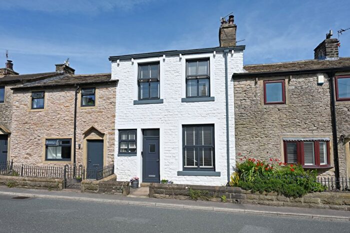 2 Bedroom Terraced House For Sale In Gisburn Road, Blacko, Nelson, BB9