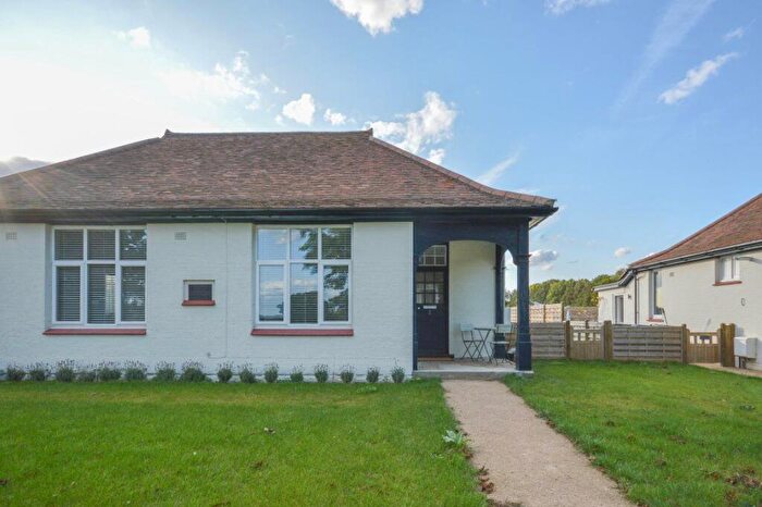 1 Bedroom Bungalow To Rent In Swiss Cottage, Great Munden, SG11