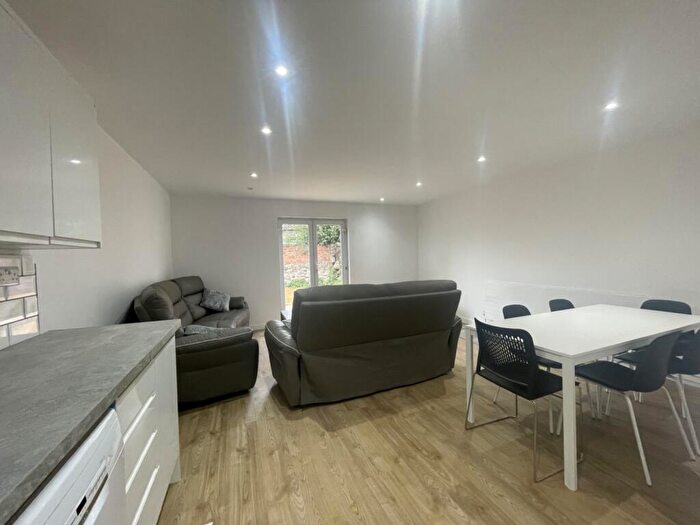 5 Bedroom Terraced House To Rent In Miskin Street, Cathays, CF24