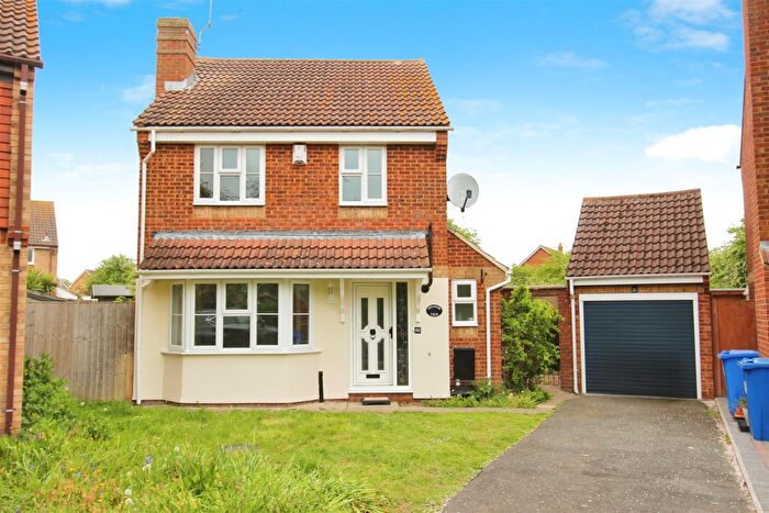 3 Bedroom Detached House To Rent In Beauvoir Drive, Kemsley, Sittingbourne, ME10