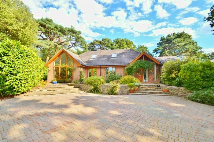 5 Bedroom Detached House To Rent In Colehill, BH21