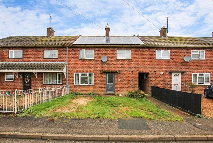 3 Bedroom Terraced House For Sale In Carter Avenue, Broughton, NN14