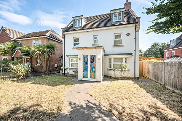 6 Bedroom Detached House For Sale In Wexham, Berkshire, SL3