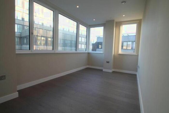 2 Bedroom Flat To Rent In High Street, Bromley, BR1