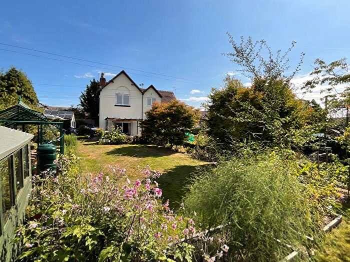 4 Bedroom Detached House For Sale In Uttoxeter Road, Stone, ST15